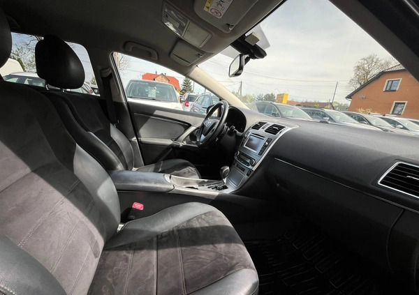 Toyota Avensis cena 54900 przebieg: 130886, rok produkcji 2014 z Sanok małe 301